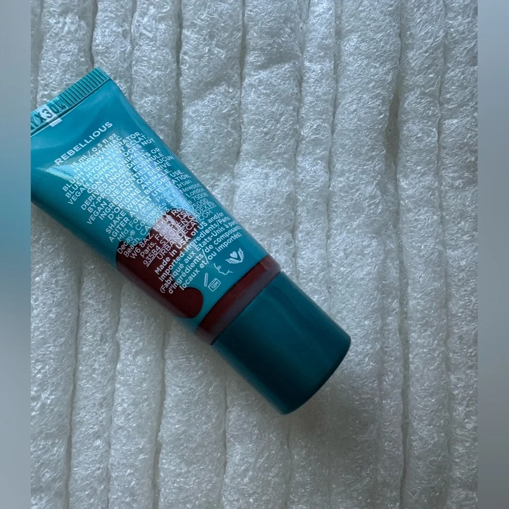 NEW Urban Decay Hydromaniac Dewy Liquid Blush in Rebellious